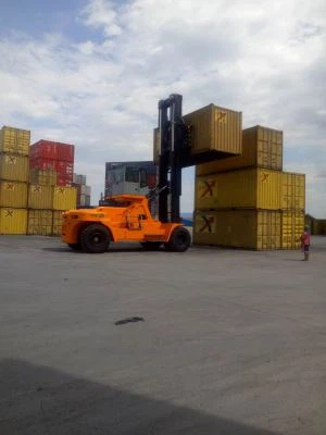 30T Forklift 4layers কনটেইনার স্ট্যাকিং জন্য