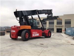 কন্টেইনার রিচ স্ট্যাকার 45 টন