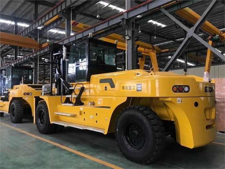32 Ton Heavy Forklift Truck Engine Diesel
