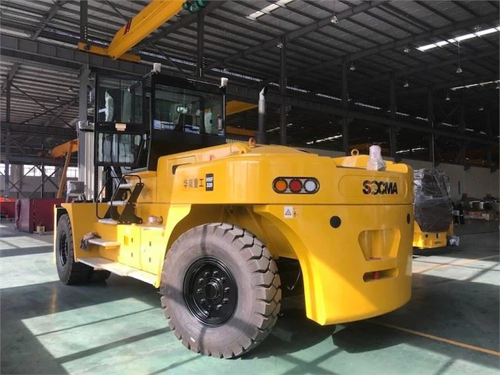 32 Ton Heavy Forklift Truck Engine Diesel